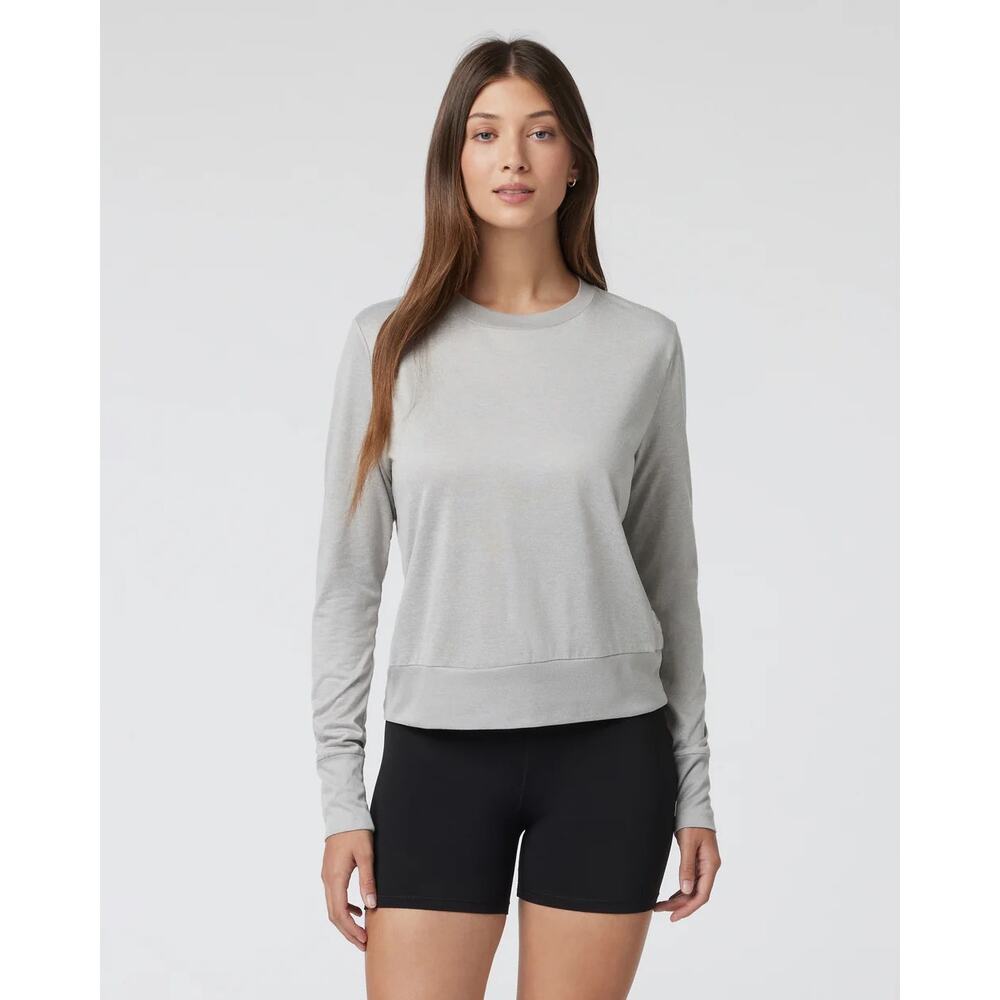 Vuori Long Sleeve Top in Light Gray